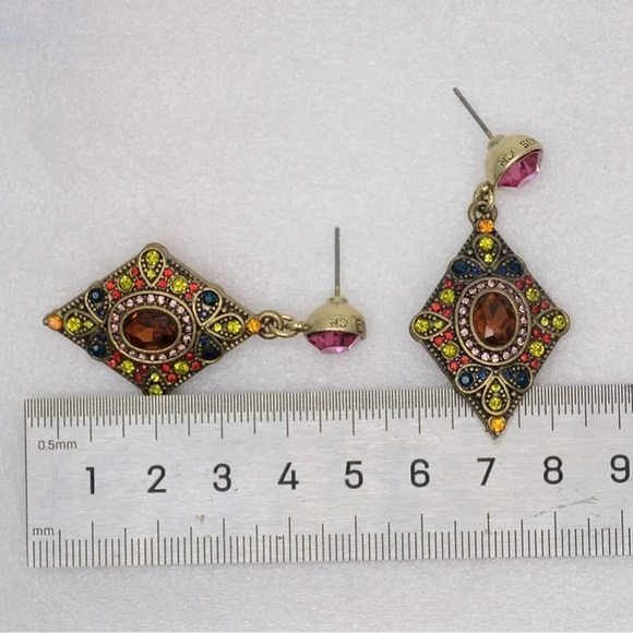 Heidi Daus Jewelry Big Vintage Cut Crystal Earrings - Picture 4 of 5